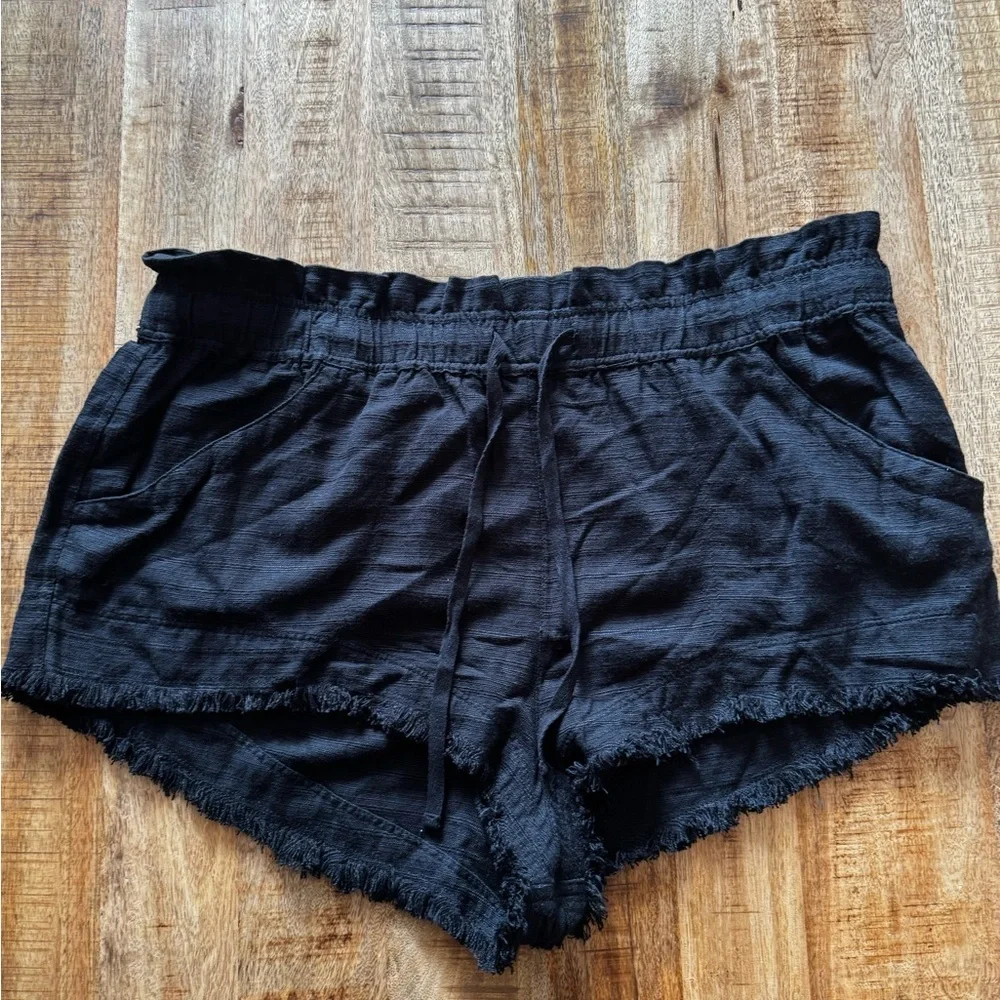 BDG urban outfitters black Charcoal Textured Frankie paper bag frayed hem shorts